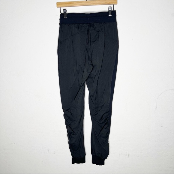 Lululemon Beyond the Studio Jogger Graphite Grey - Picture 8 of 11
